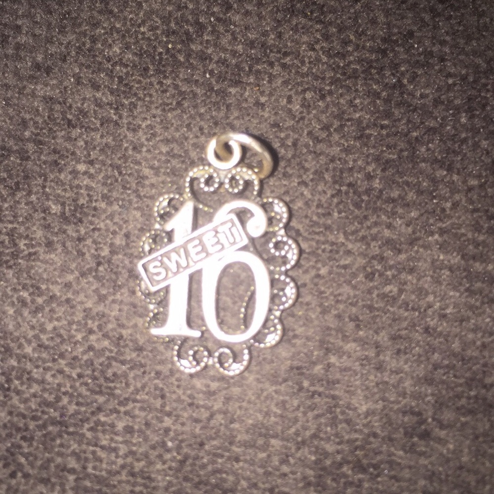 Sweet 16 charm (sterling silver)